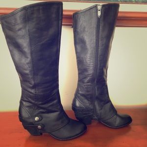 Fergie Black boots size 6 1/2